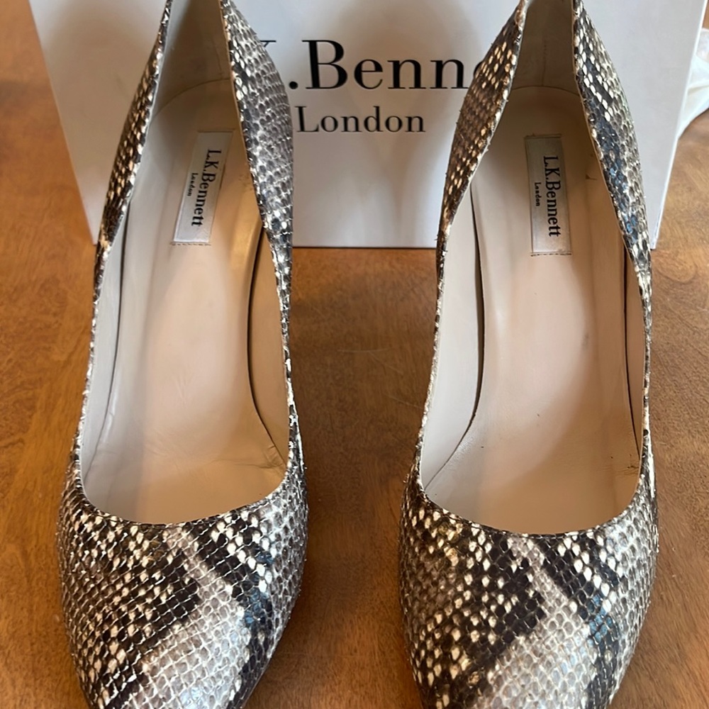 L.K. Bennett London snake Pumps US size 10.5 brown and Cream color